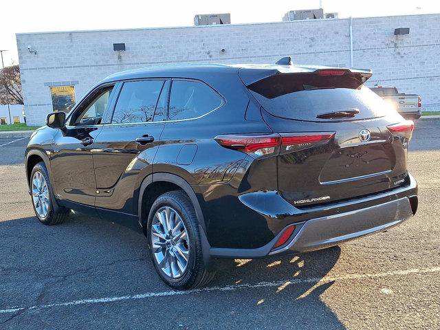 Certified 2026 Toyota Highlander Limited image 24