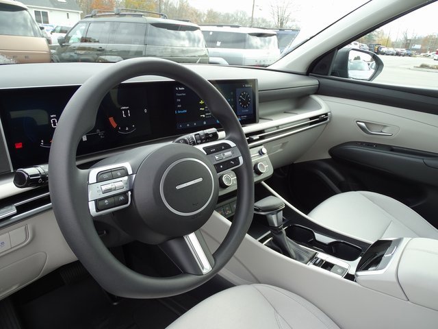 New 2026 Hyundai Tucson SE image 12