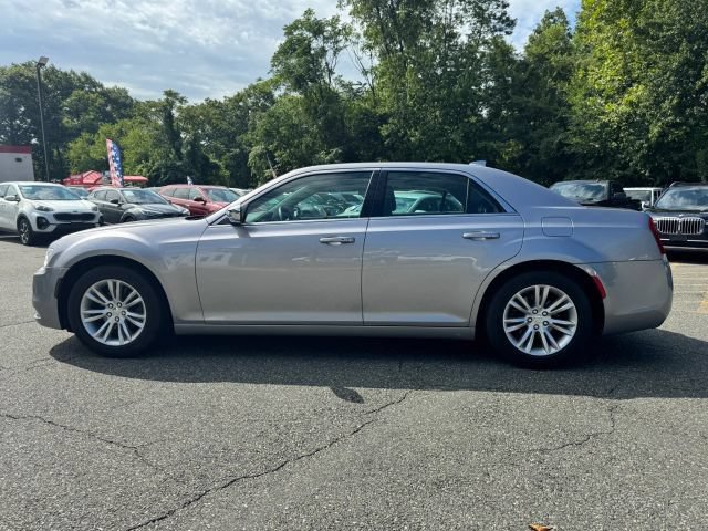 Used 2017 Chrysler 300 Limited RWD image 2
