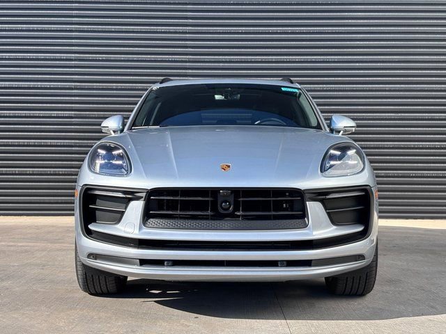 Certified 2026 Porsche Macan AWD/4WD image 10