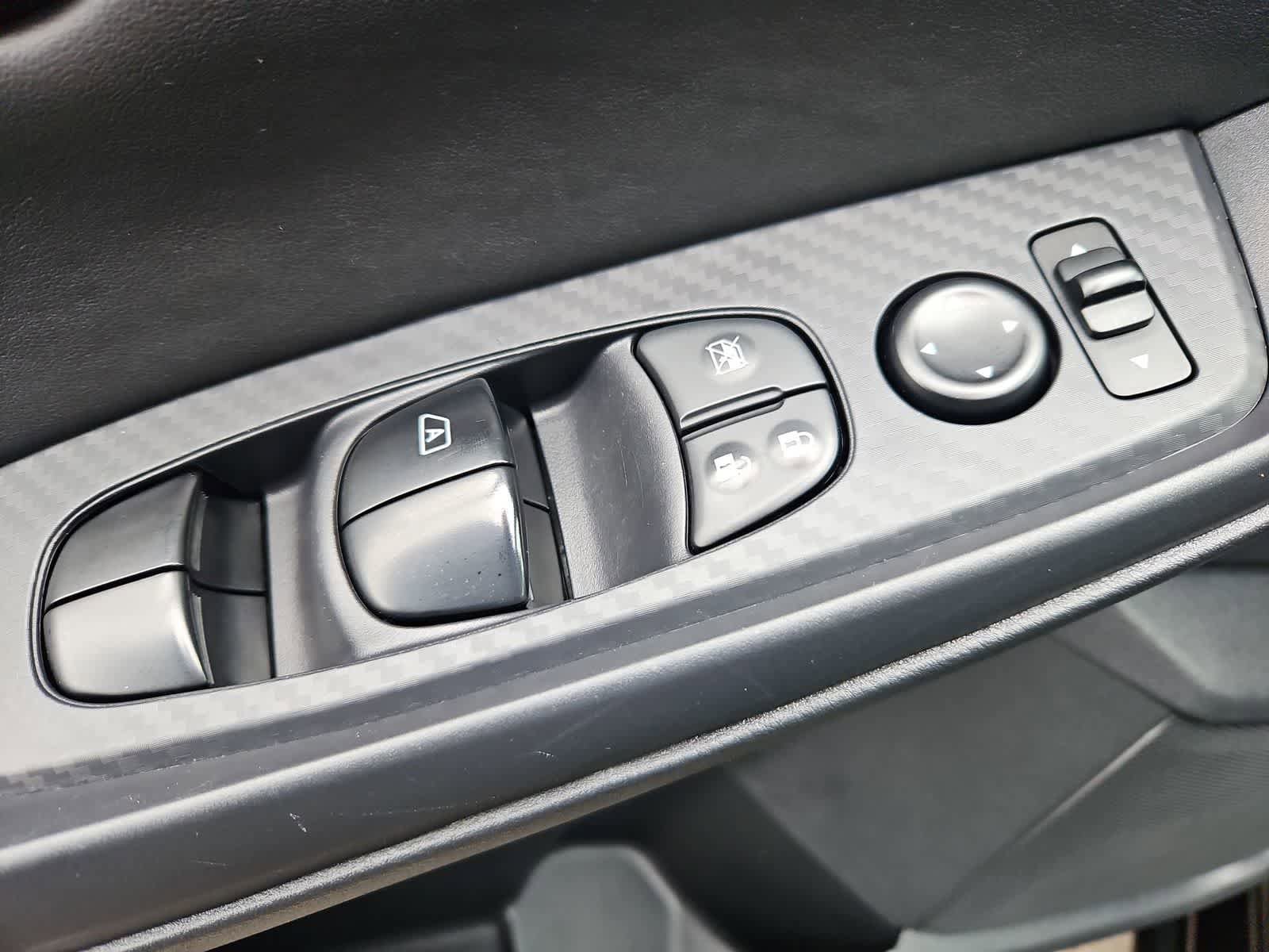 Used 2024 Nissan Sentra SV FWD image 17
