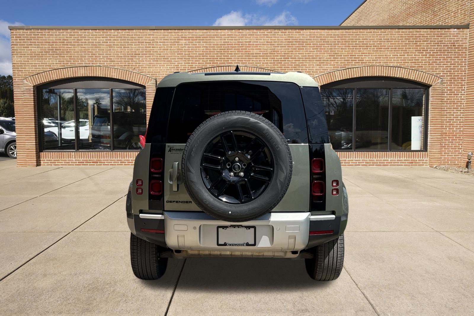 Used 2025 Land Rover Defender 110 S AWD/4WD video 4