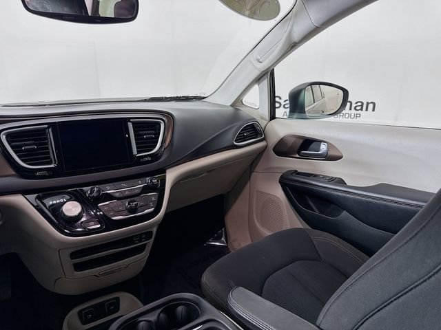 Used 2017 Chrysler Pacifica Touring Plus w/ Tire & Wheel Group image 21