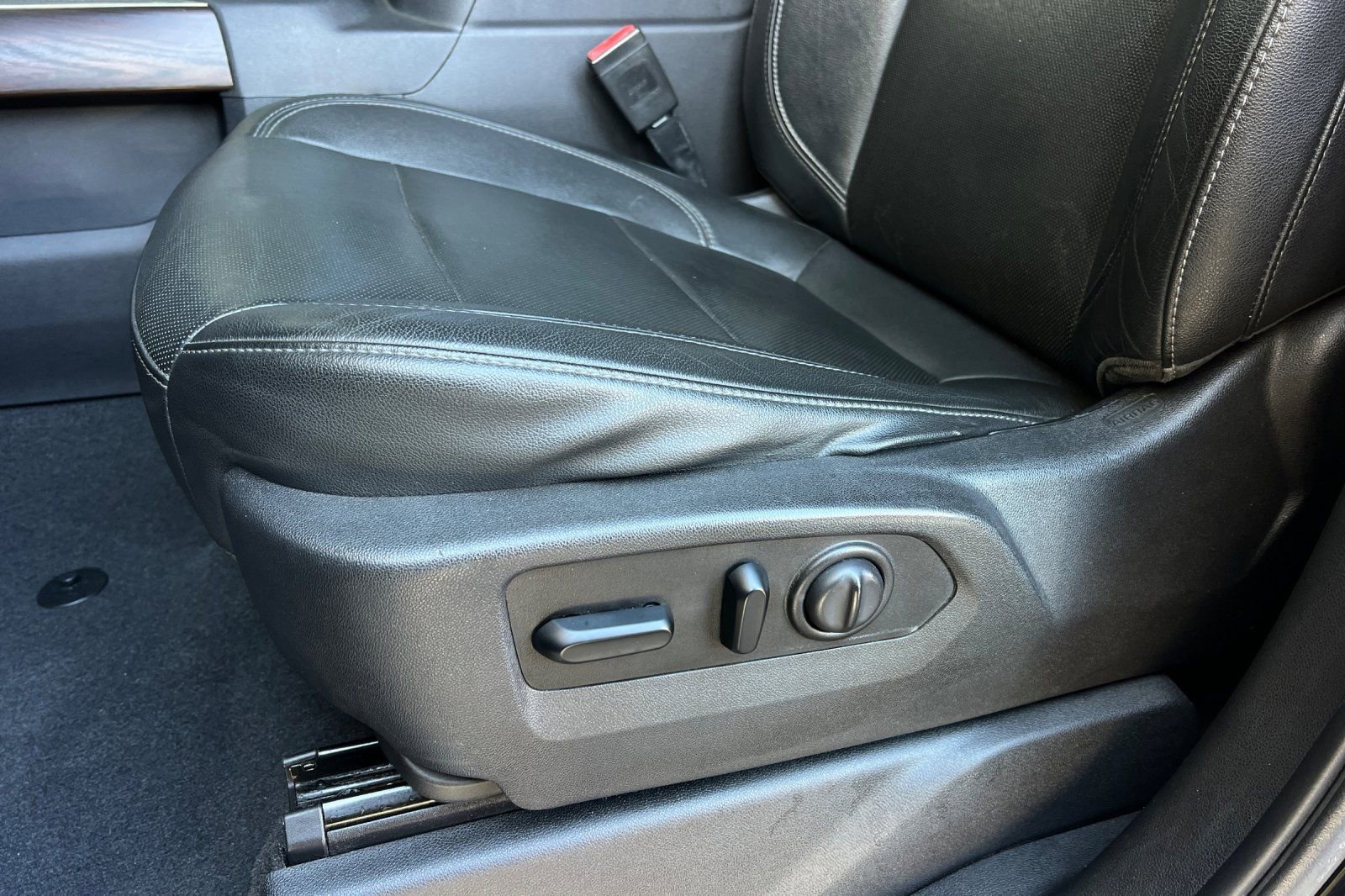 Used 2019 GMC Sierra 1500 SLT w/ SLT Premium Package image 14