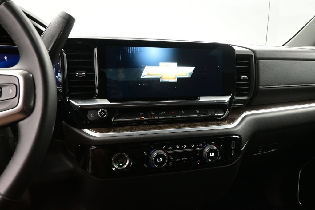 Used 2024 Chevrolet Silverado 1500 LT AWD/4WD image 23