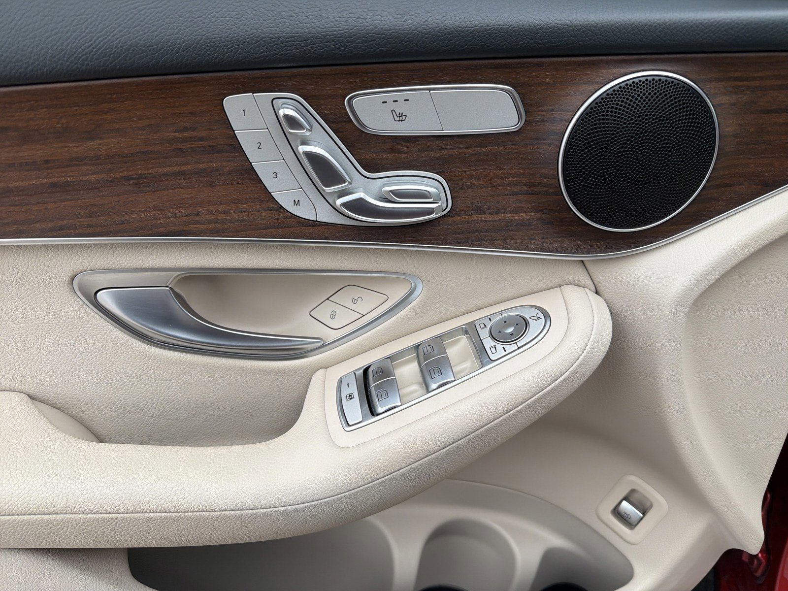 Used 2022 Mercedes-Benz GLC 300 GLC 300 image 19