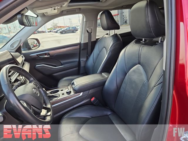 Used 2021 Toyota Highlander Limited image 24