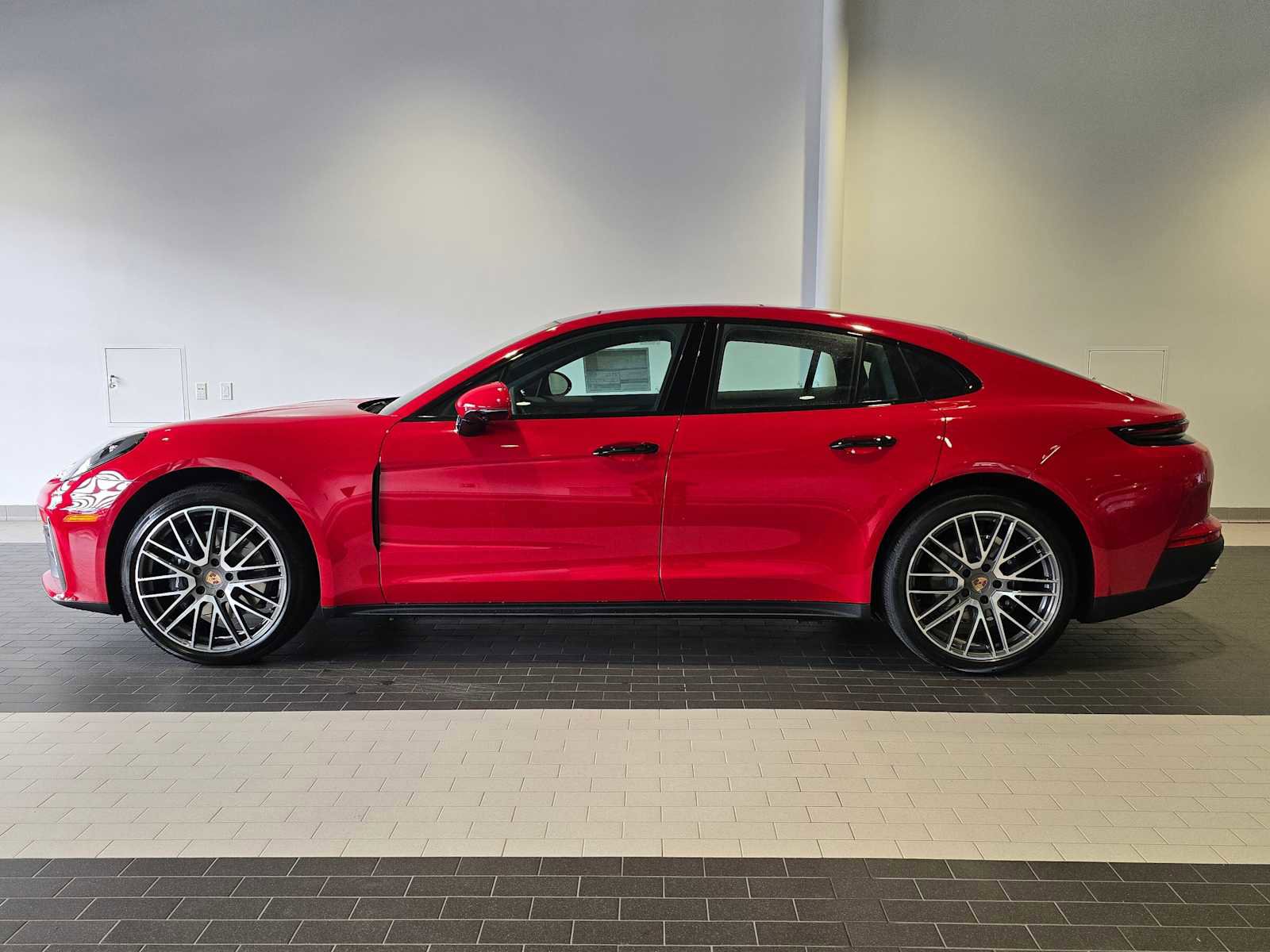 New 2025 Porsche Panamera 4 image 2