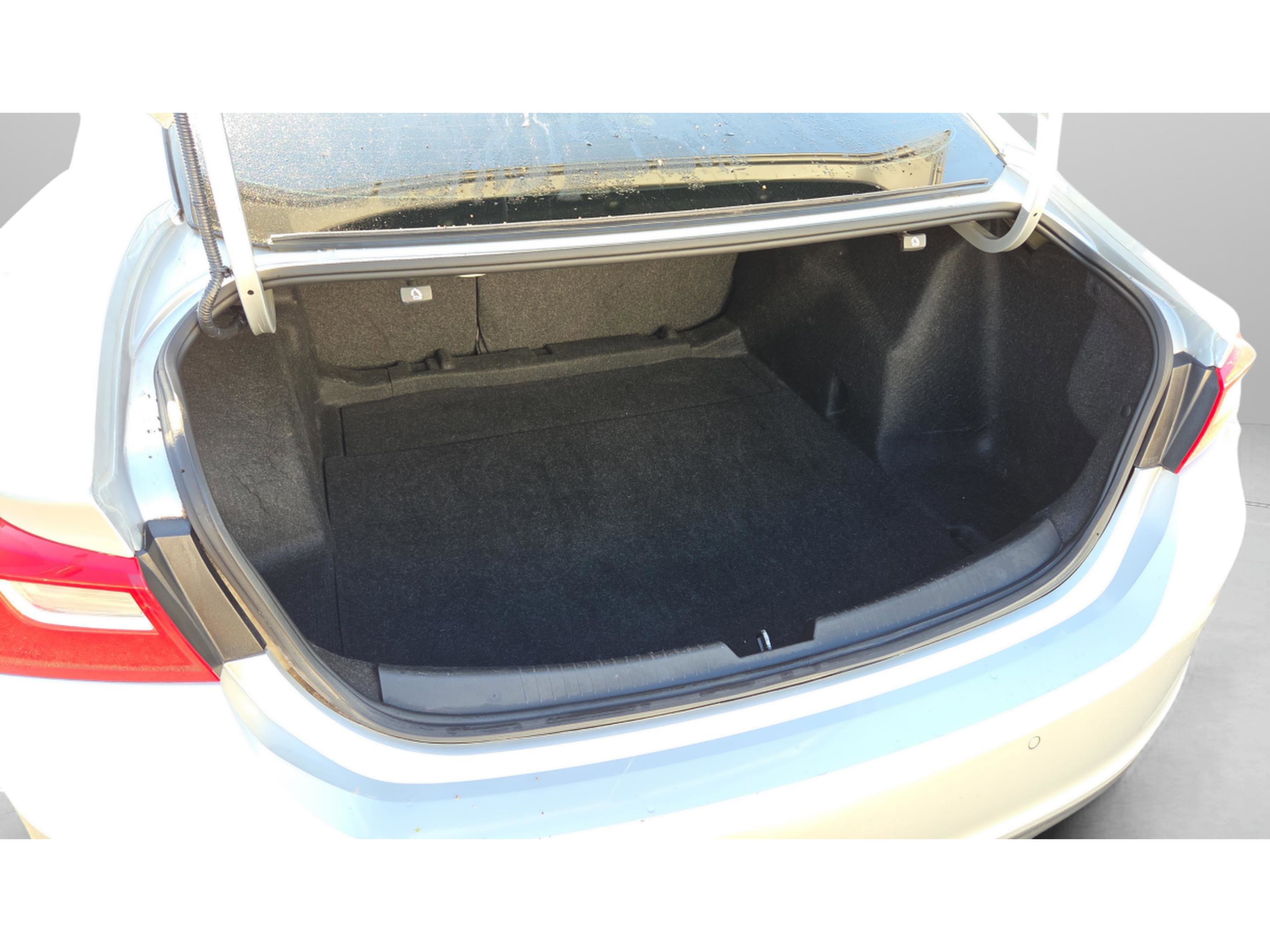 Used 2017 Chevrolet Malibu LT w/ Leather Package image 14