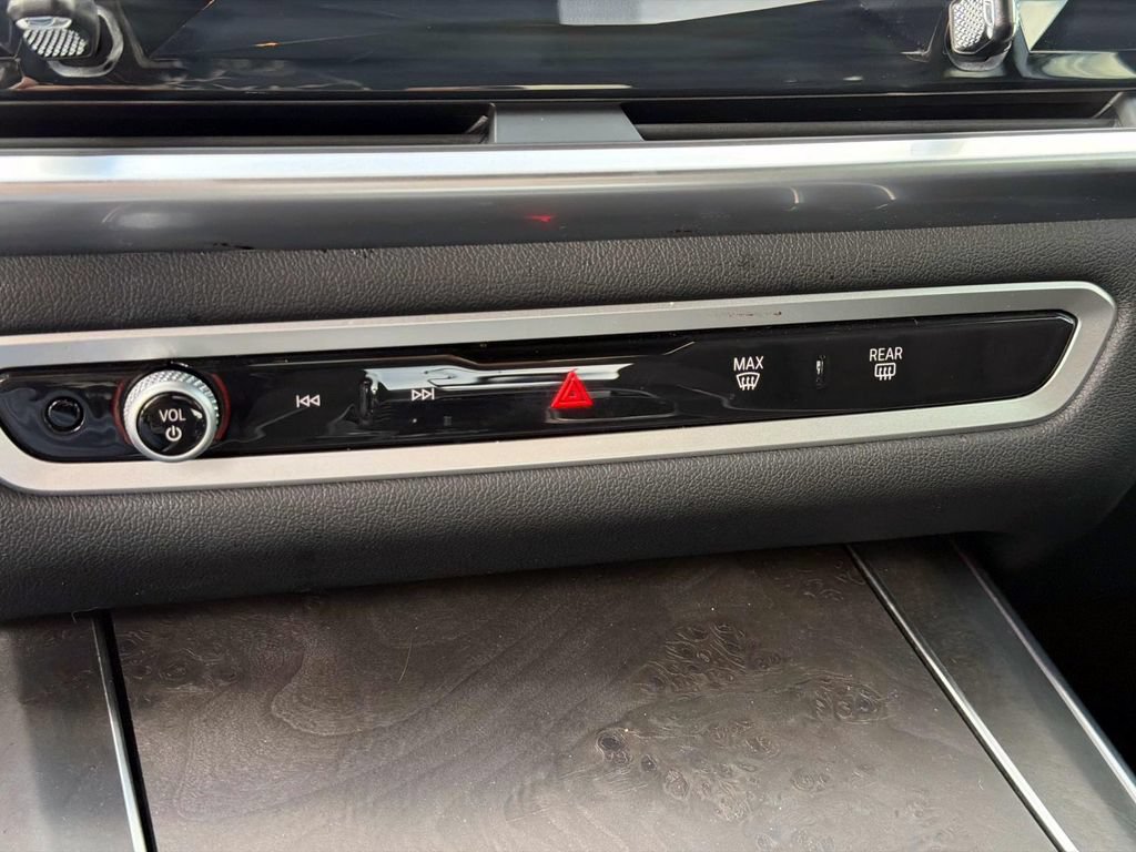 Used 2025 BMW X5 M60i AWD/4WD image 25
