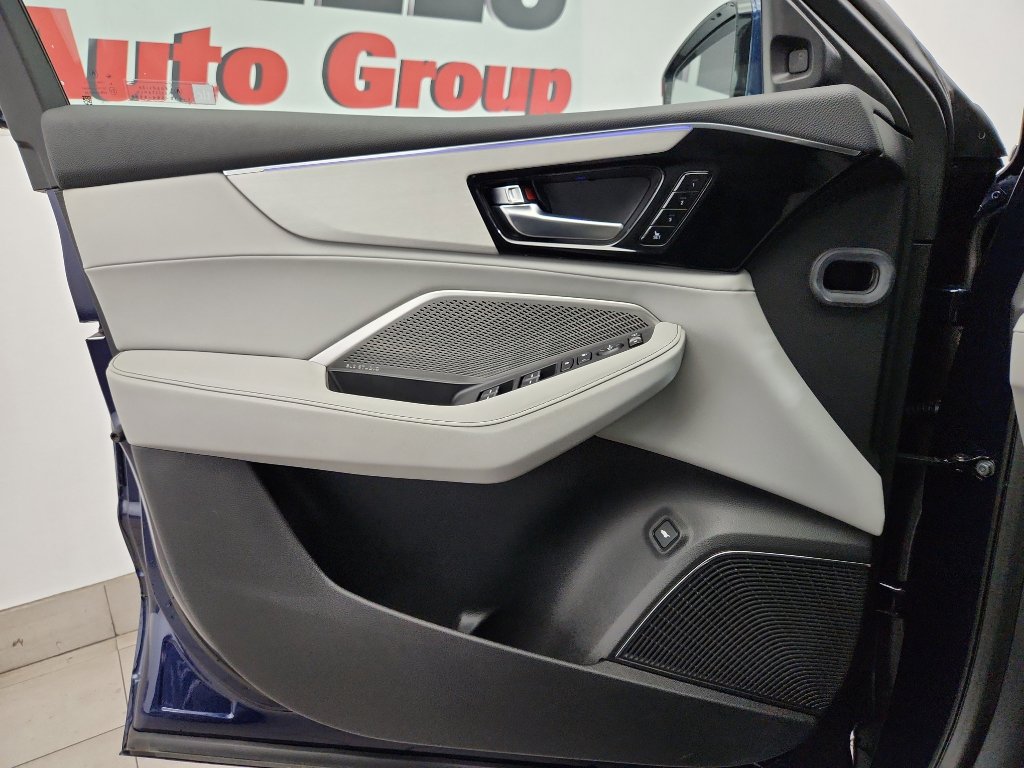 Used 2024 Acura MDX SH-AWD w/ Technology Package image 8