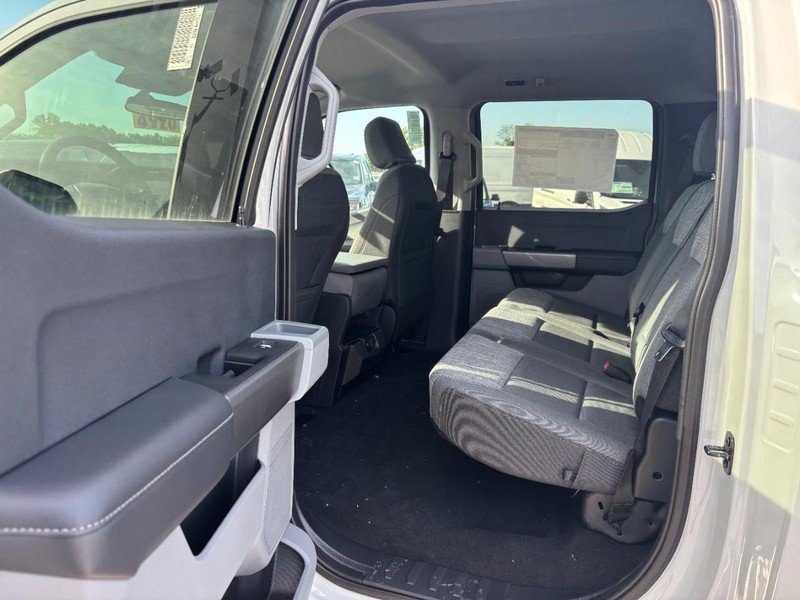 New 2026 Ford F250 XLT w/ FX4 Off-Road Package AWD/4WD image 13