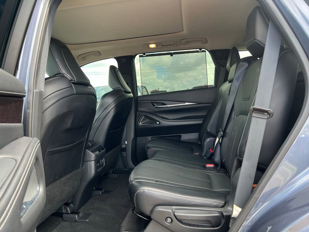 Used 2023 INFINITI QX60 Sensory w/ Vision Package AWD/4WD image 17