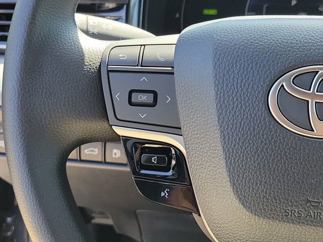 Used 2026 Toyota Camry LE FWD image 30