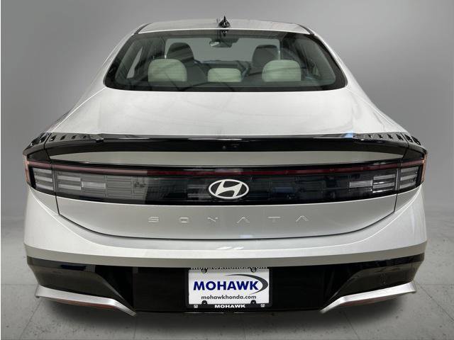 Used 2025 Hyundai Sonata SEL FWD image 4