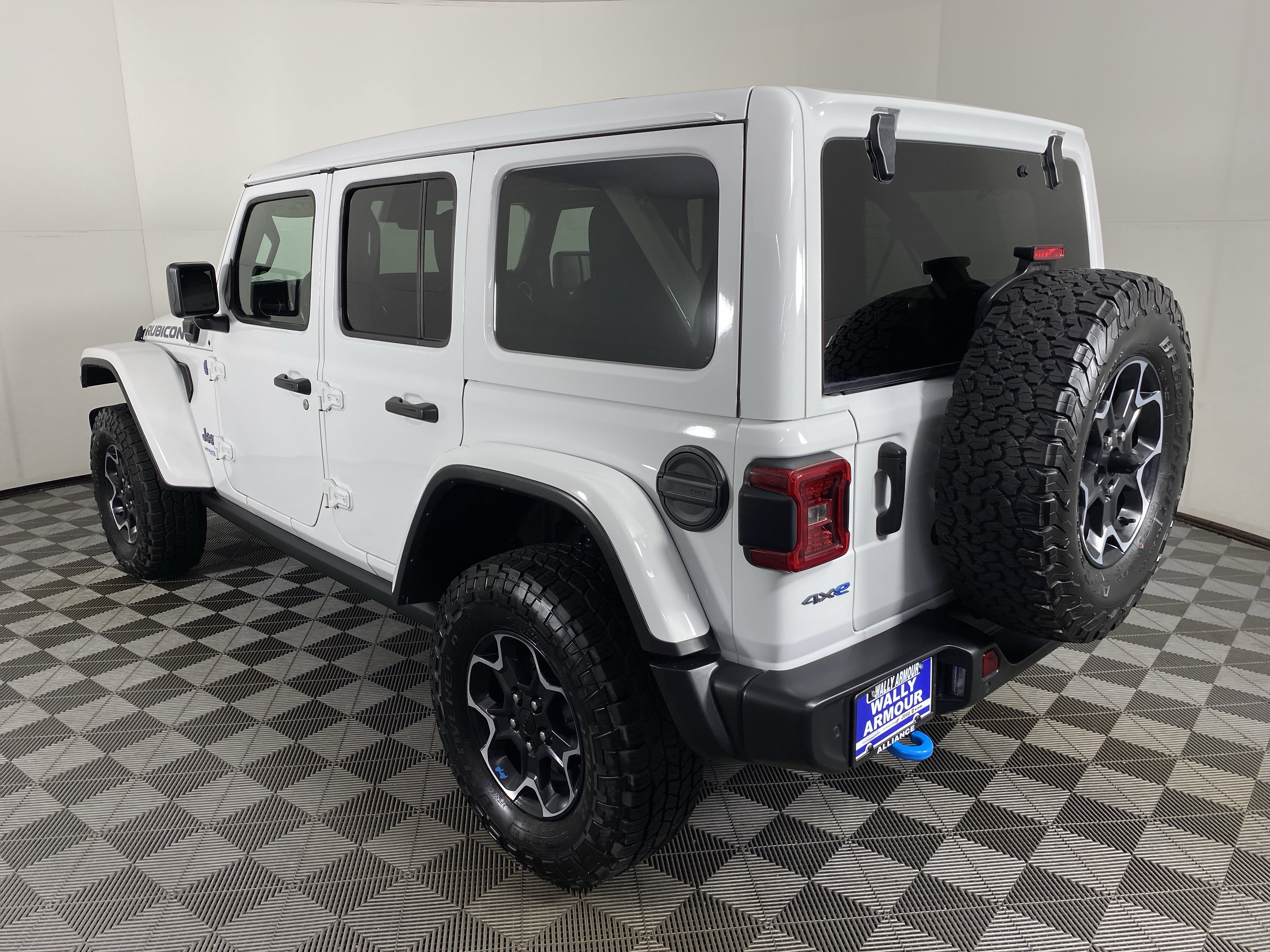Used 2022 Jeep Wrangler Unlimited Rubicon 4xe w/ Cold Weather Group image 11