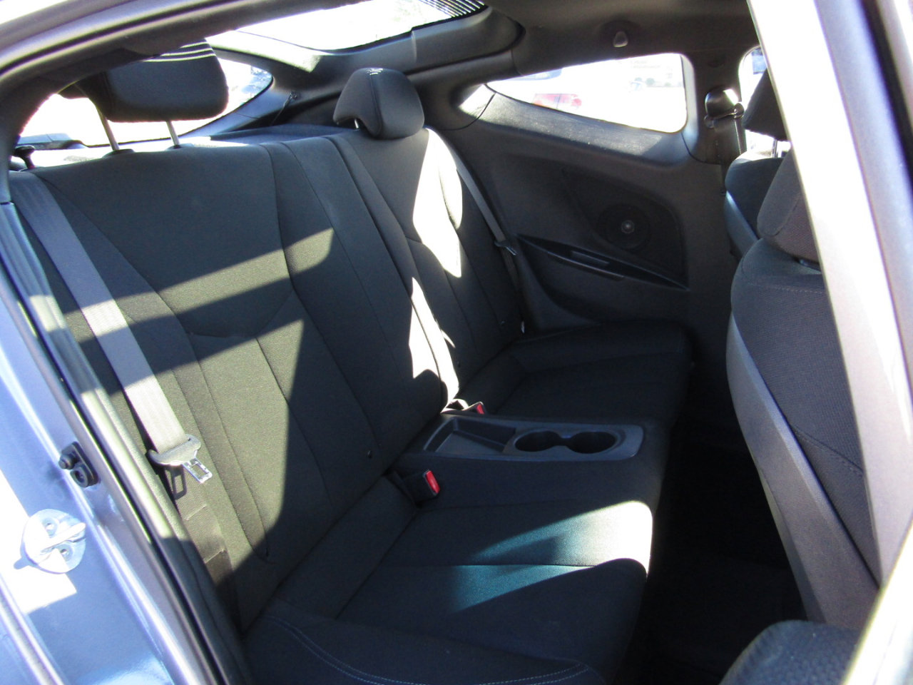 Used 2017 Hyundai Veloster Value Edition image 23