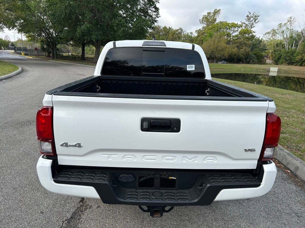 Used 2022 Toyota Tacoma SR5 w/ Technology Package image 4