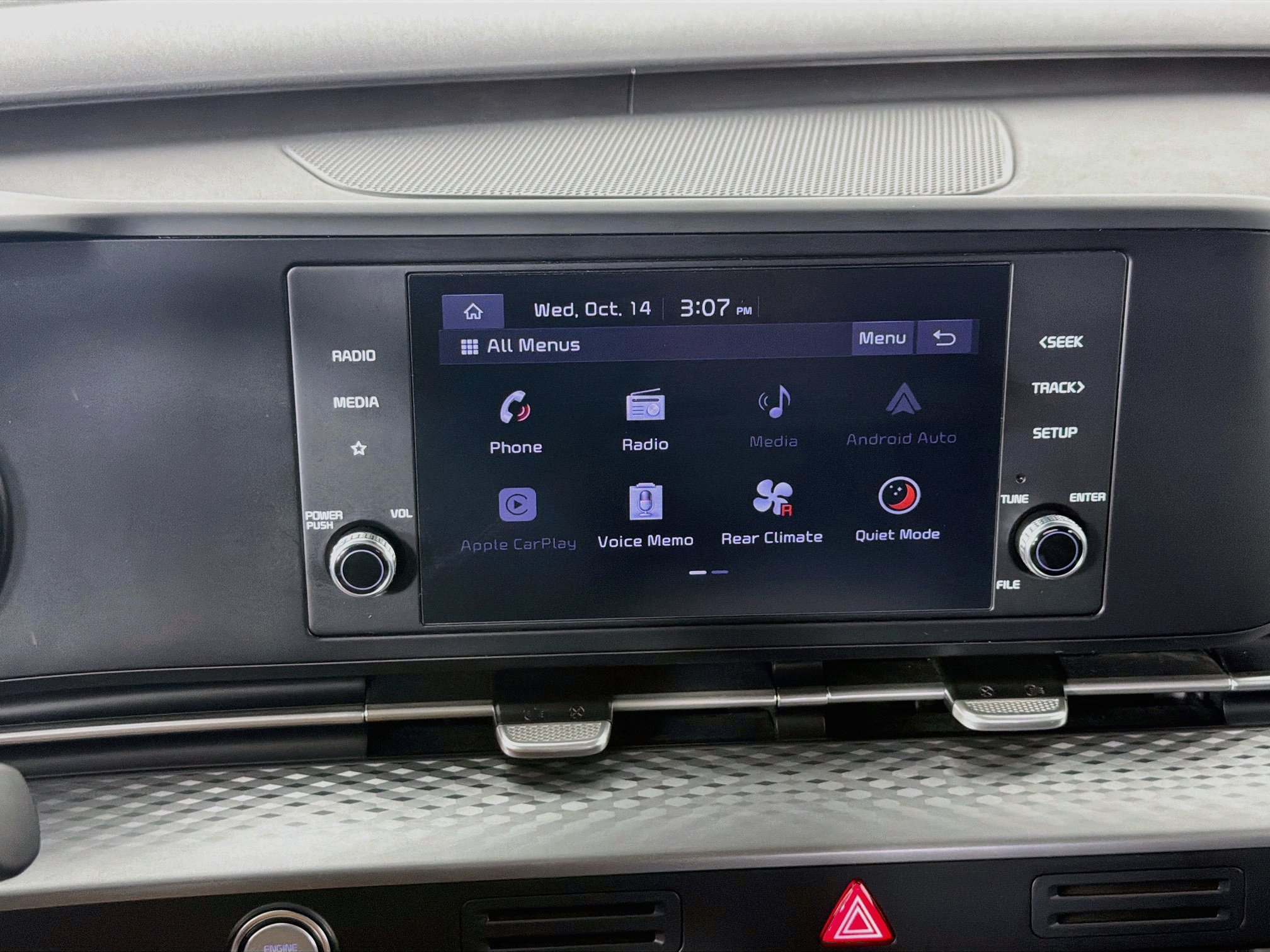 Used 2022 Kia Carnival LX FWD image 22