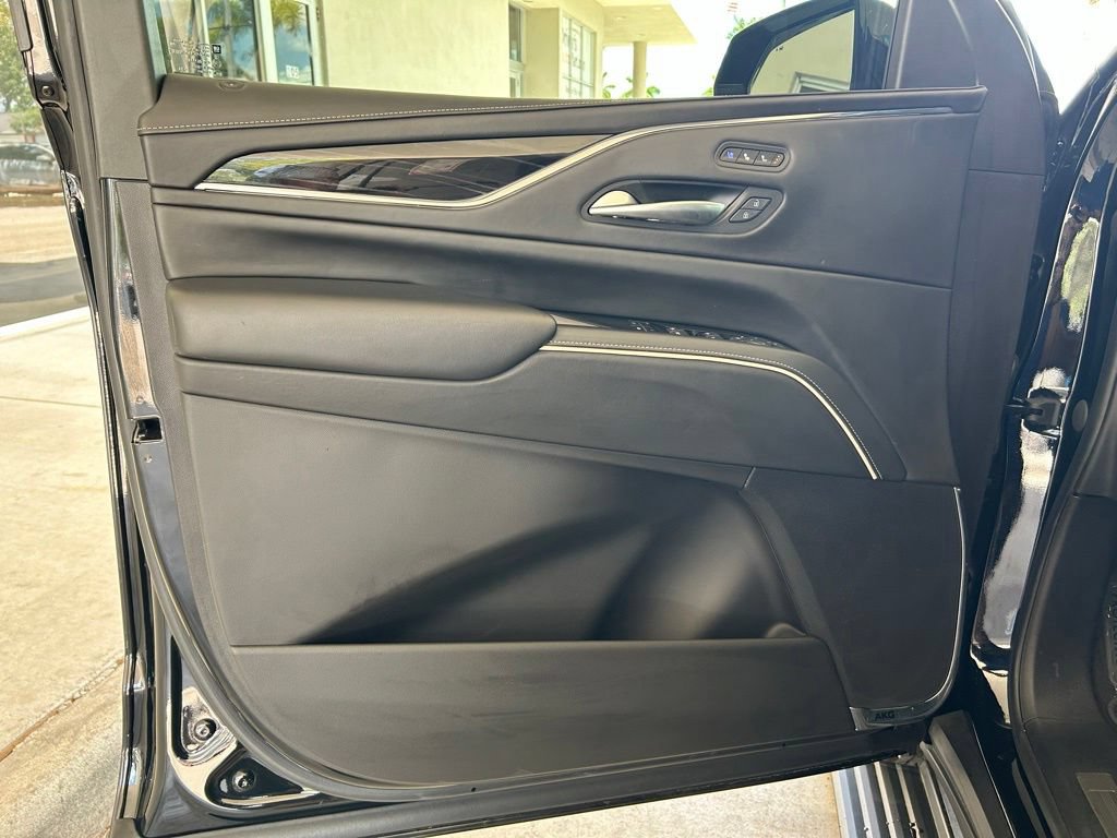 Used 2023 Cadillac Escalade V w/ Heavy-Duty Trailer Package AWD/4WD image 46