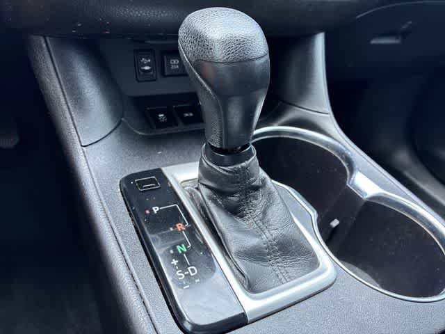 Used 2018 Toyota Highlander LE FWD image 33