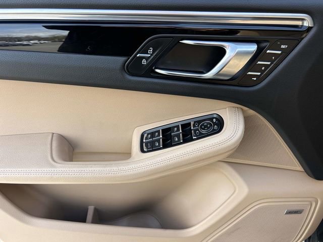 Used 2021 Porsche Macan image 31