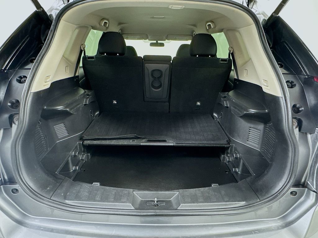 Used 2018 Nissan Rogue SV image 23