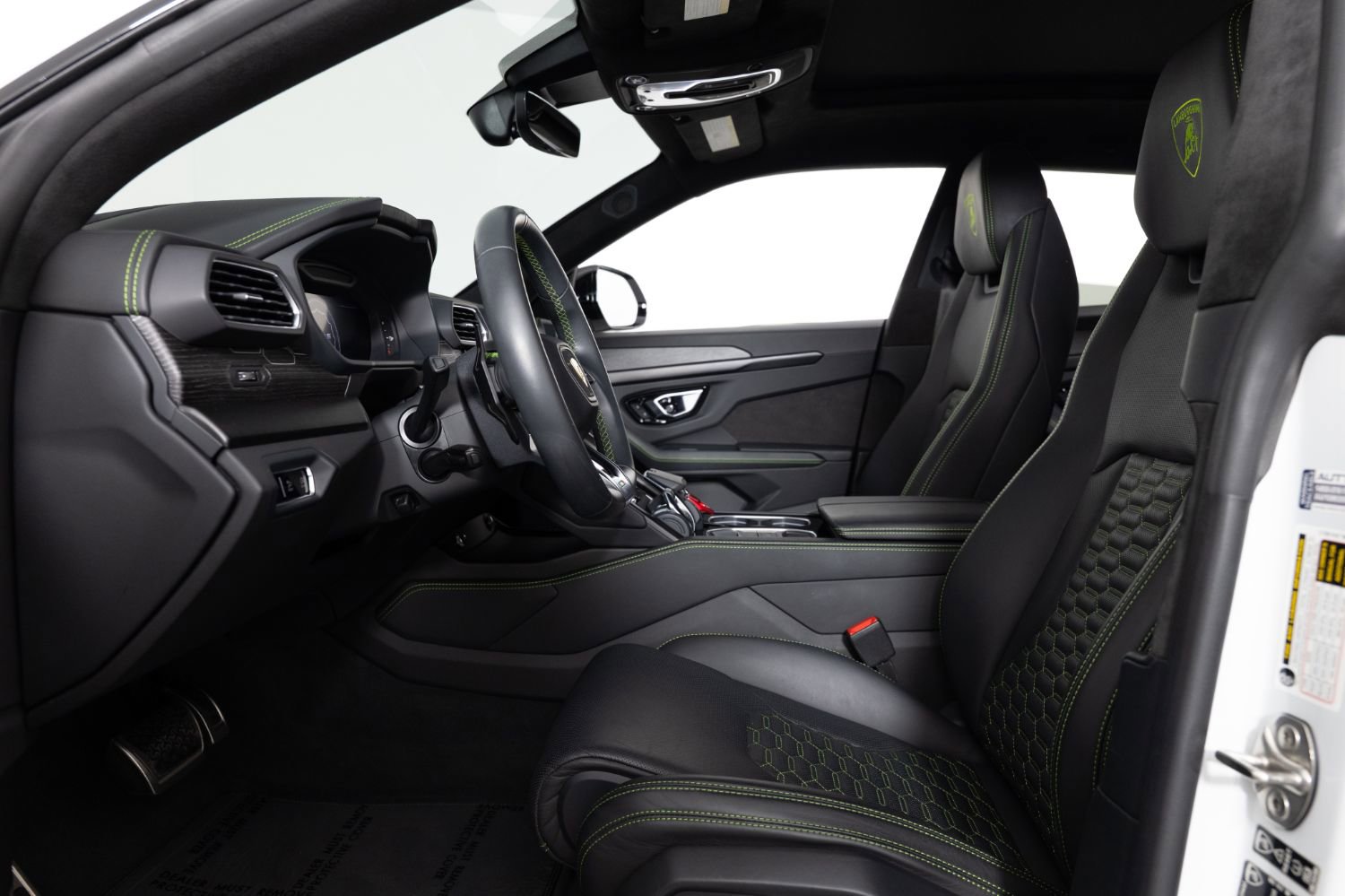 Used 2021 Lamborghini Urus AWD/4WD image 27
