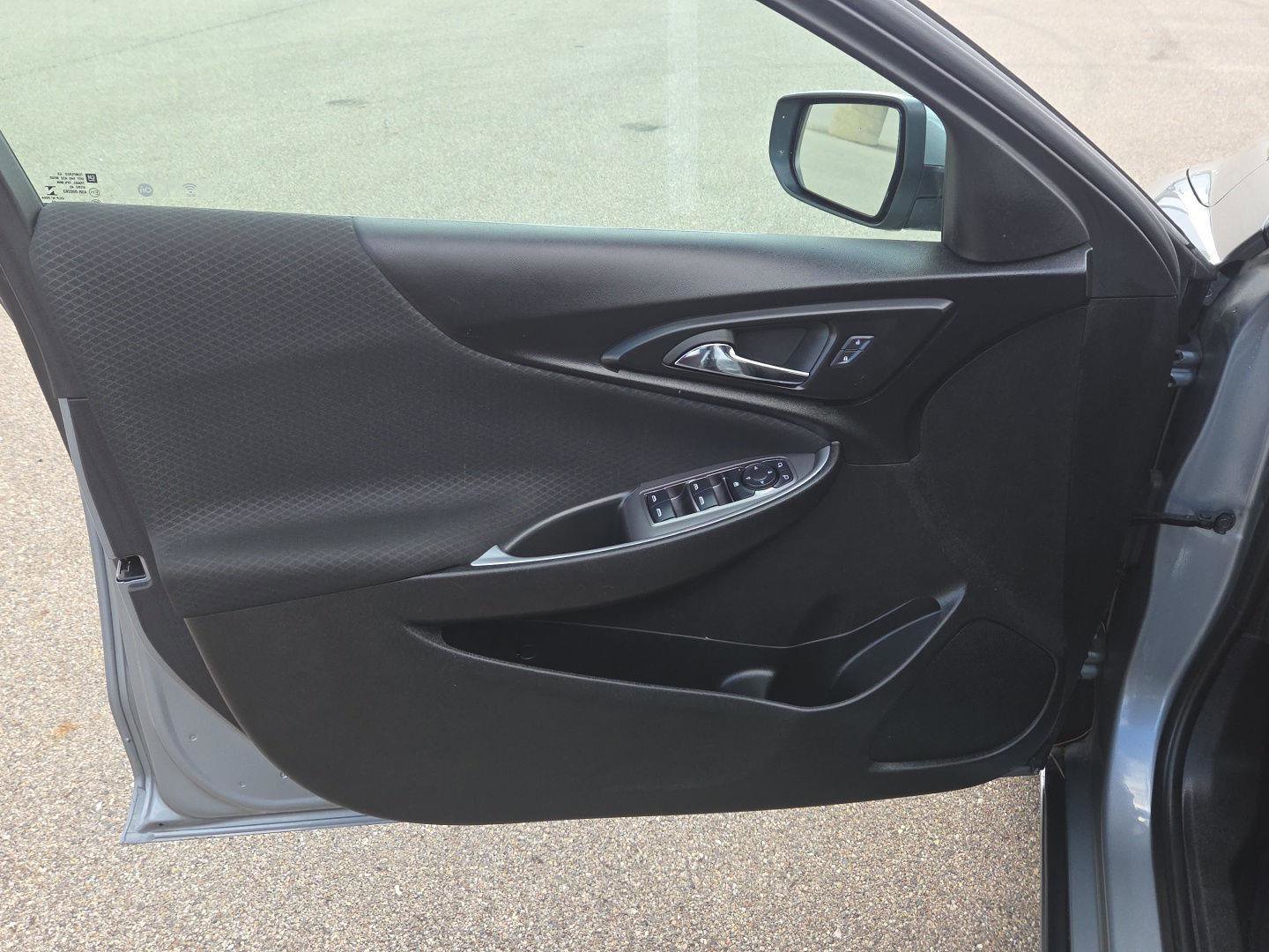 Used 2024 Chevrolet Malibu LT FWD image 16