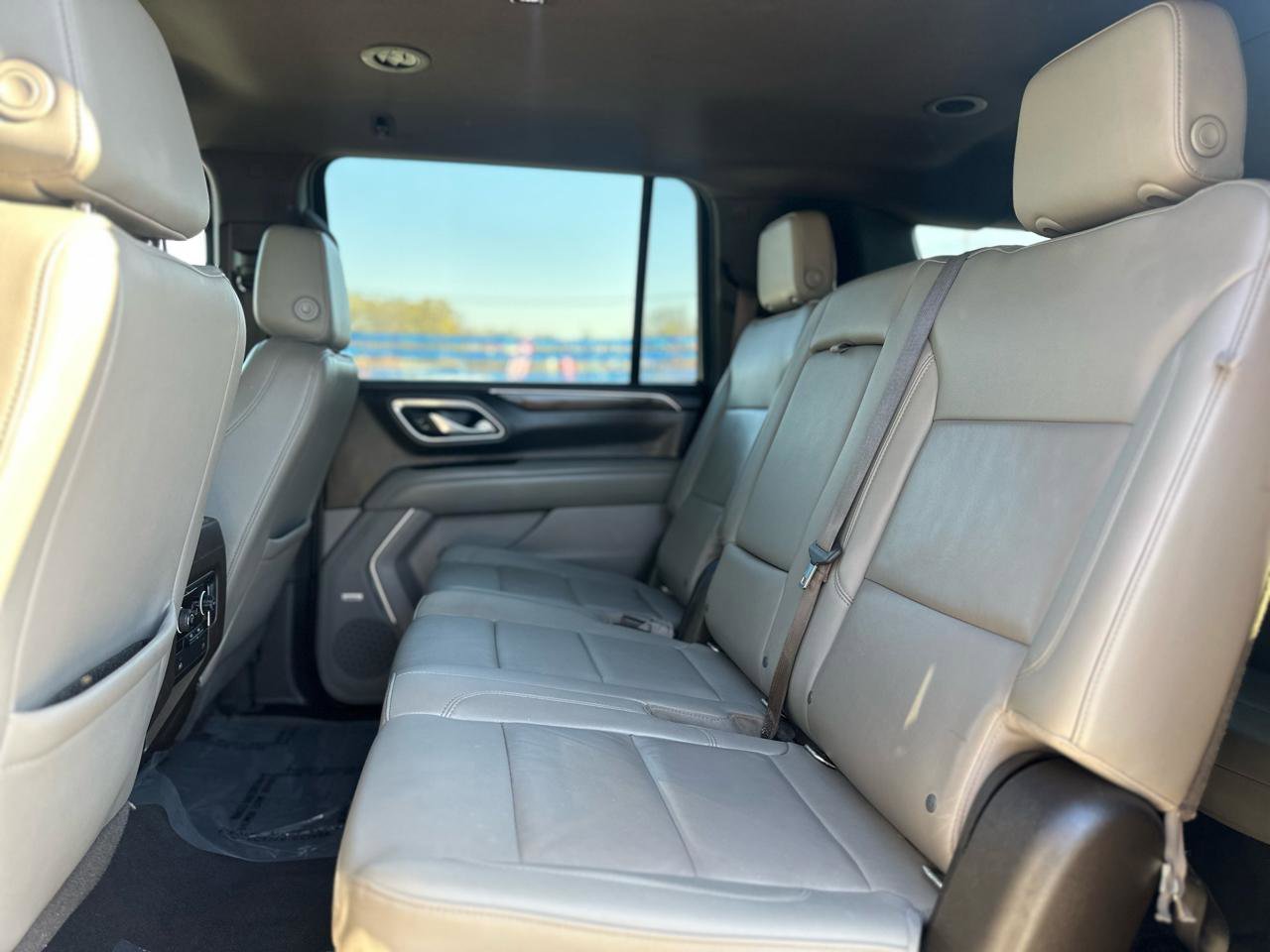 Used 2021 Chevrolet Suburban LT RWD image 14