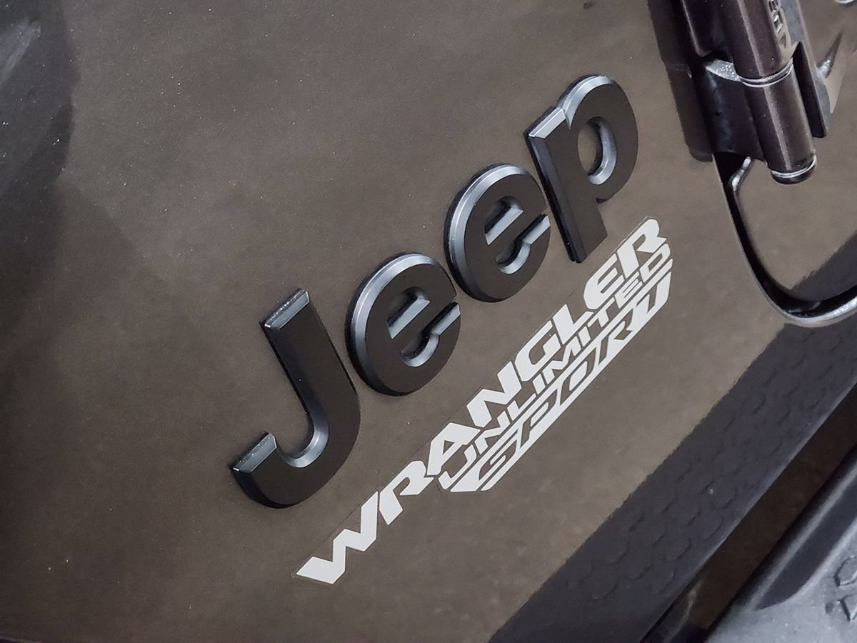 Used 2021 Jeep Wrangler Unlimited Sport AWD/4WD image 25
