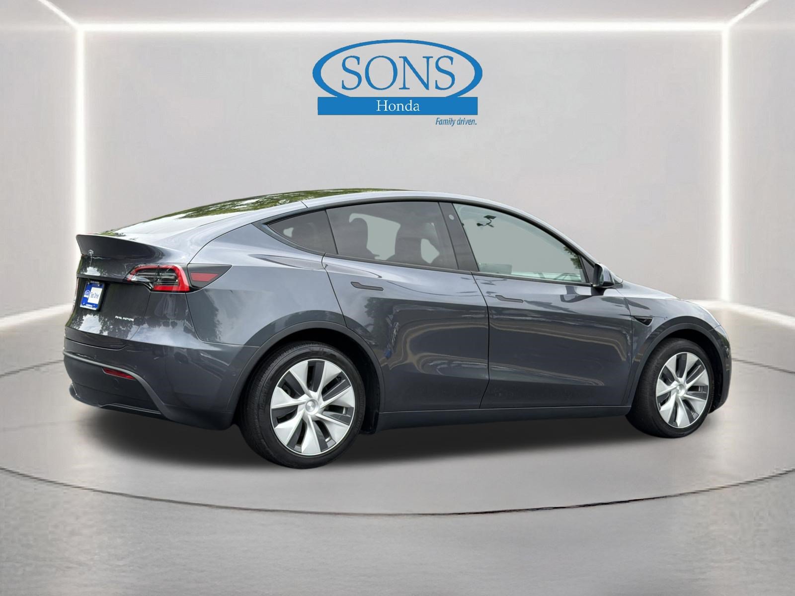 Used 2021 Tesla Model Y Long Range AWD/4WD image 26