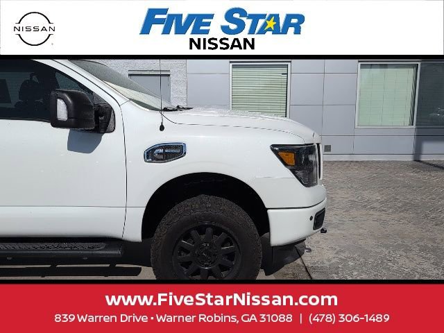 Used 2019 Nissan Titan SV w/ SV Convenience Package AWD/4WD image 10