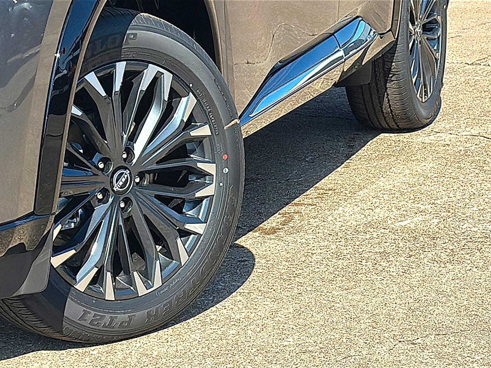 New 2026 Nissan Rogue Platinum w/ Platinum Premium Package image 3