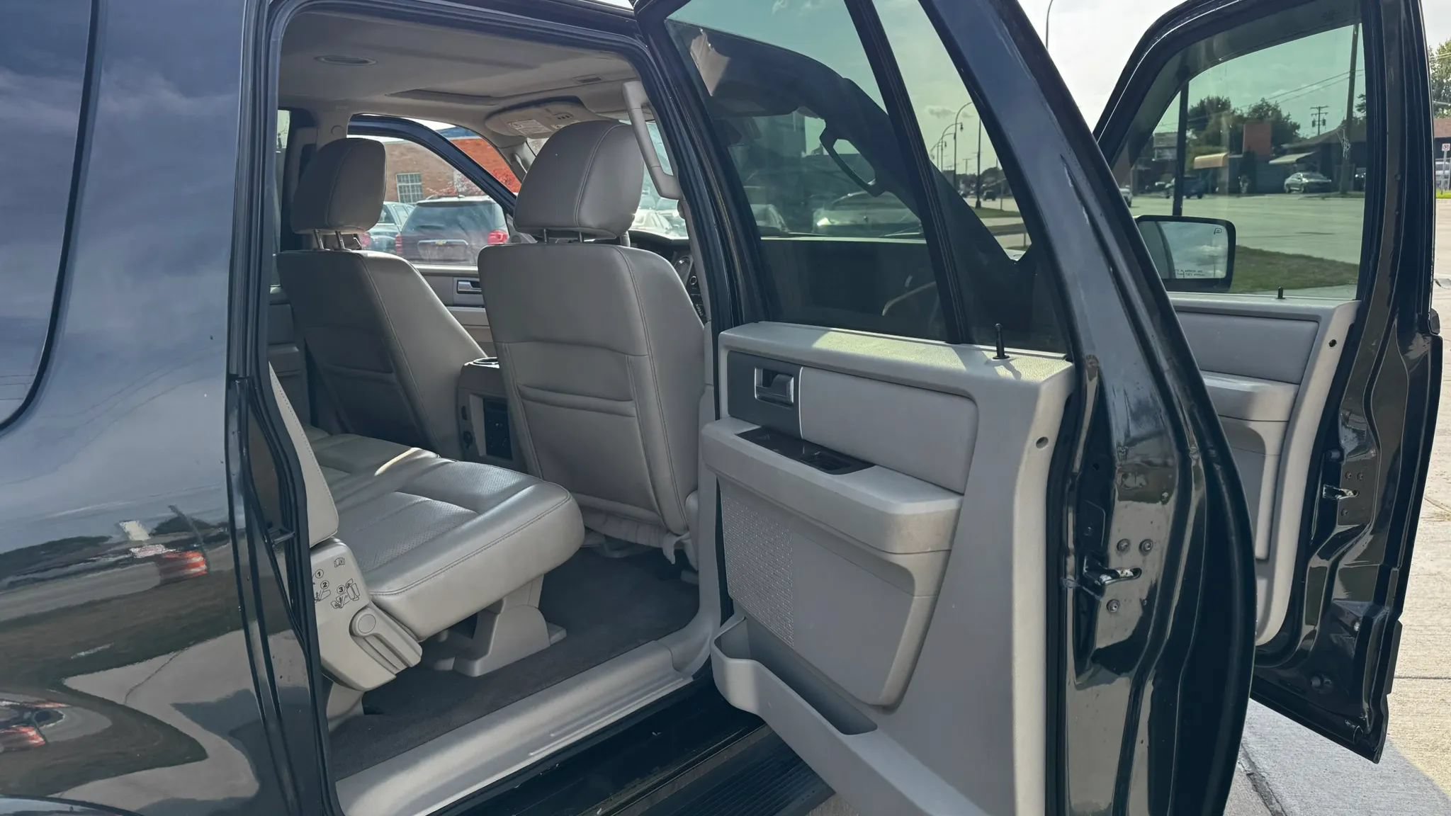 Used 2010 Ford Expedition EL Limited AWD/4WD image 15