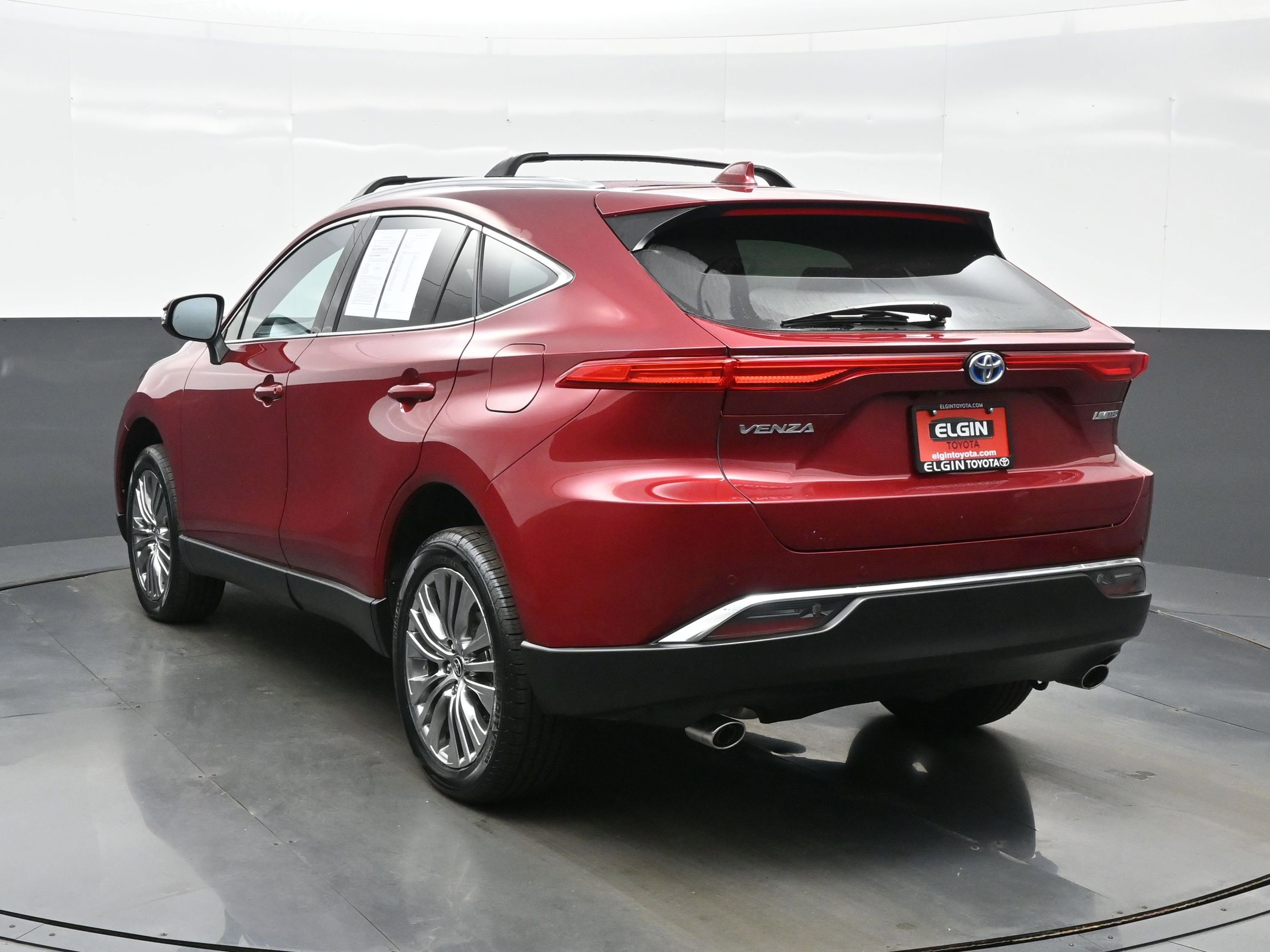 Used 2024 Toyota Venza Limited AWD/4WD image 4