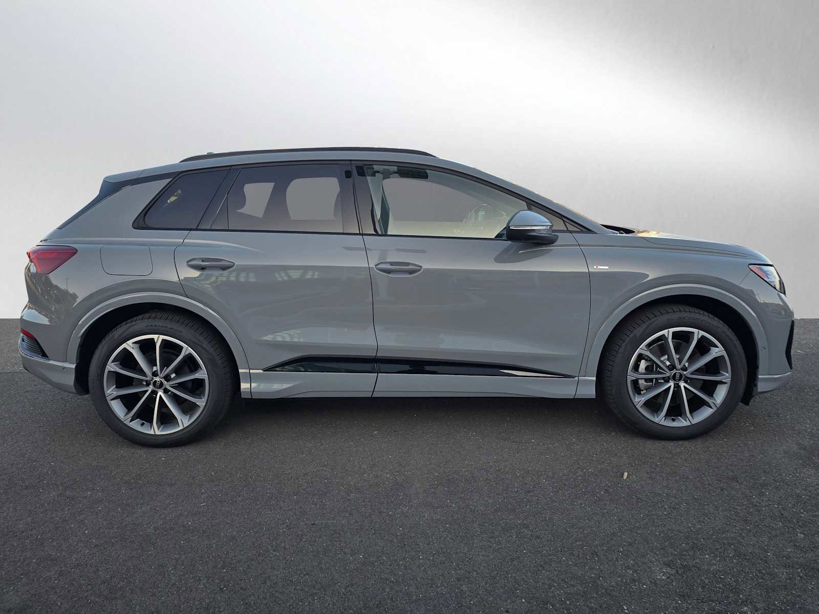 New 2026 Audi Q4 e-tron Premium Plus image 2