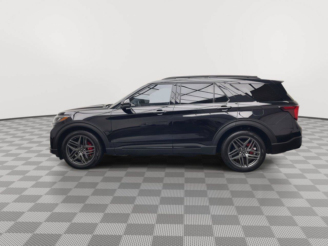 Used 2025 Ford Explorer ST AWD/4WD image 44