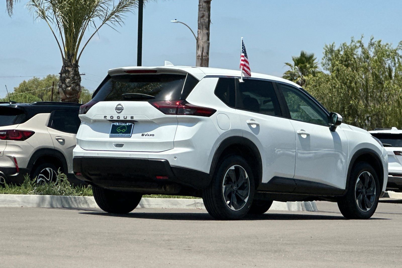Used 2024 Nissan Rogue SV AWD/4WD image 4