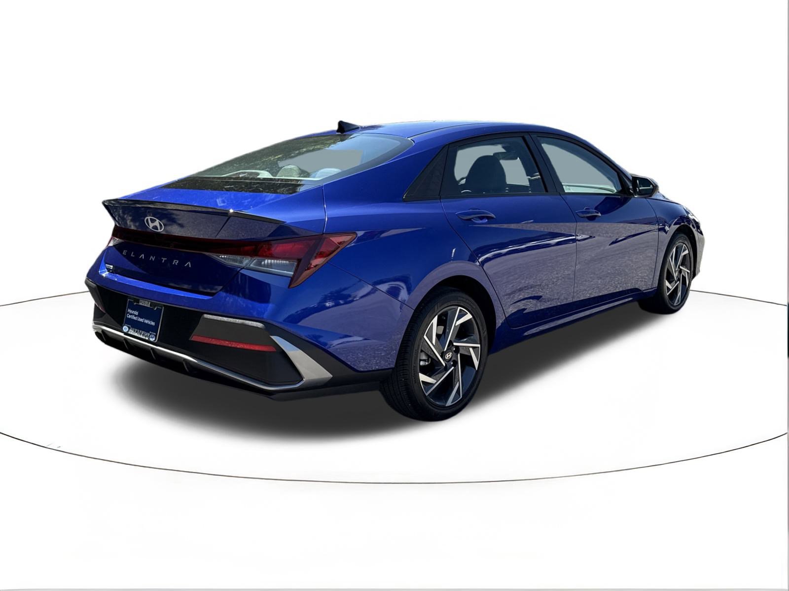 Used 2025 Hyundai Elantra Sport image 3