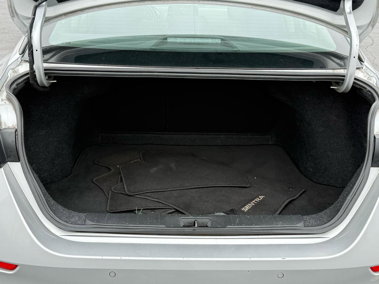 Used 2021 Nissan Sentra SV FWD image 8