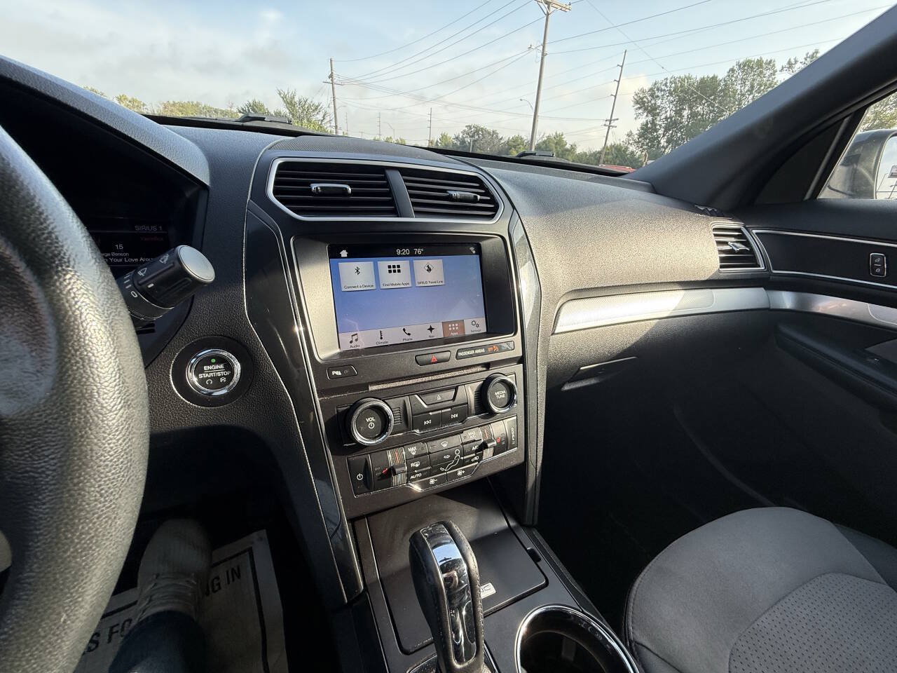 Used 2017 Ford Explorer XLT w/ Equipment Group 202A AWD/4WD image 24