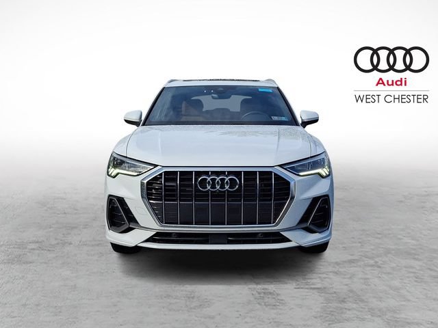 Used 2023 Audi Q3 2.0T Premium Plus w/ Premium Plus Package AWD/4WD image 2