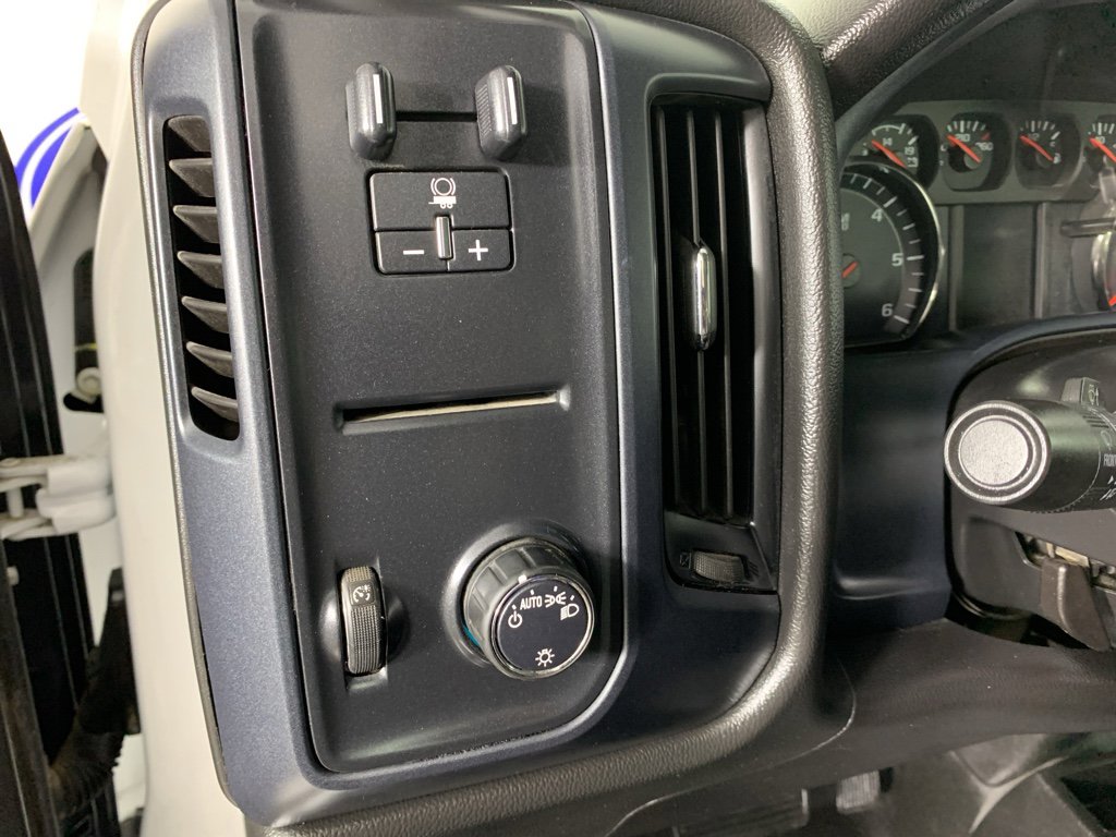 Used 2019 Chevrolet Silverado 2500 W/T AWD/4WD image 17