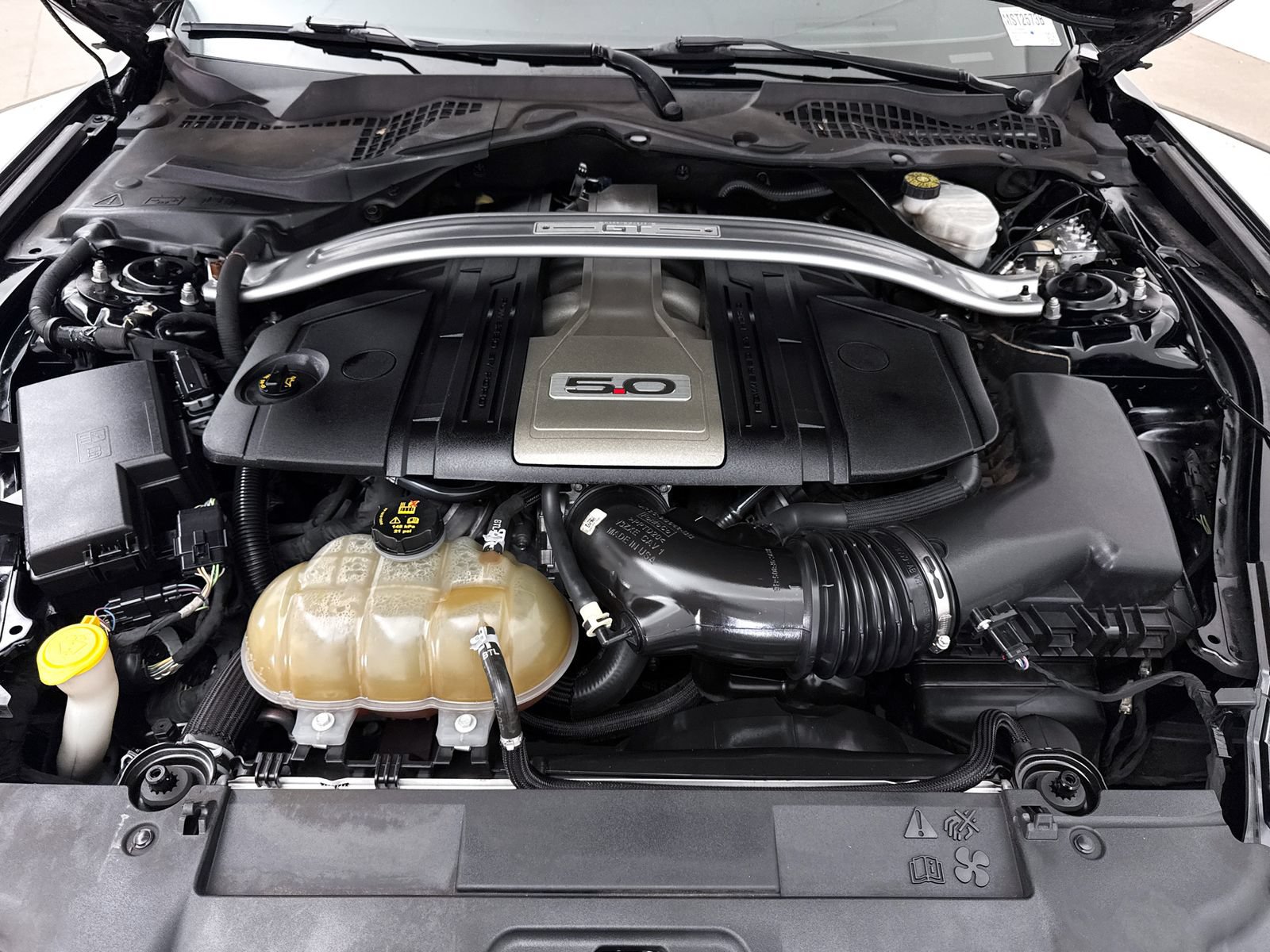 Used 2018 Ford Mustang GT Premium w/ GT Performance Package RWD image 9