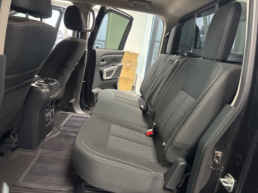 Used 2019 Nissan Titan SV w/ SV Convenience Package image 25