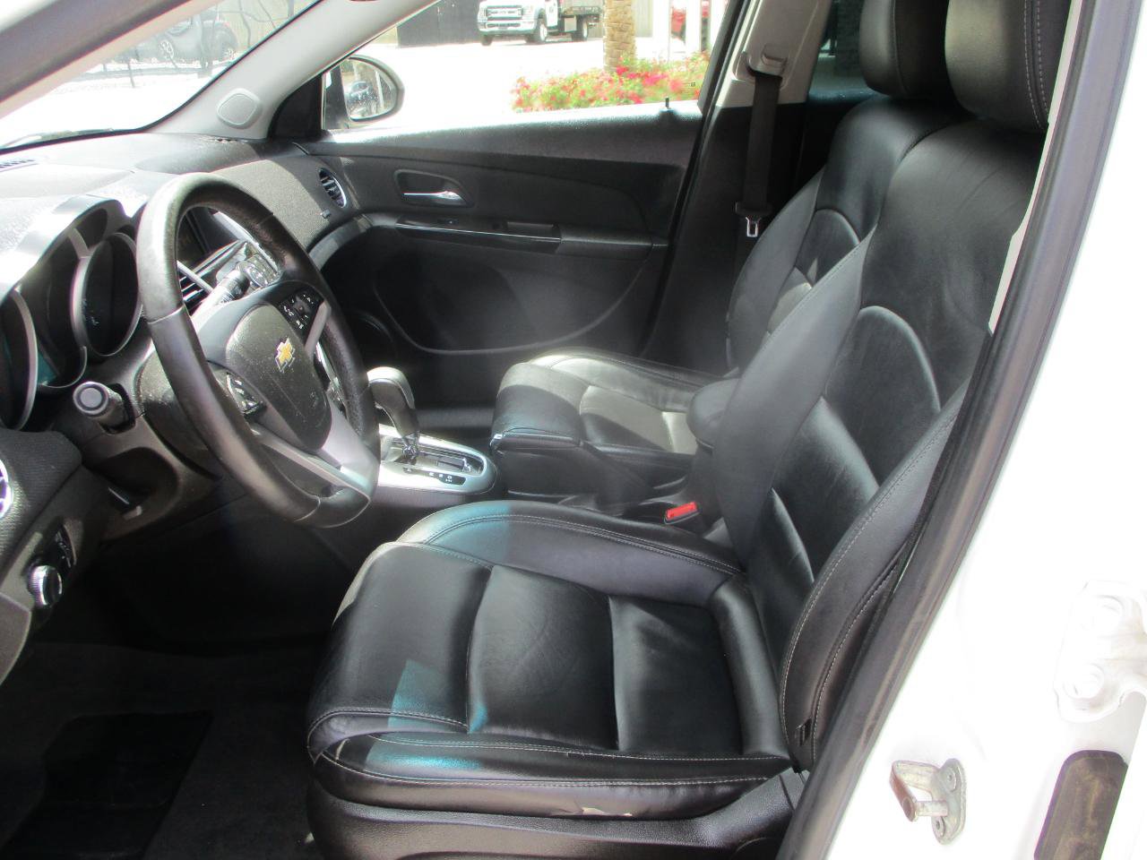 Used 2015 Chevrolet Cruze LT FWD image 13