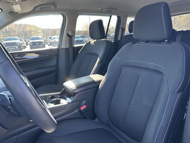 Used 2023 Jeep Grand Cherokee Laredo w/ Luxury Tech Group I AWD/4WD image 15