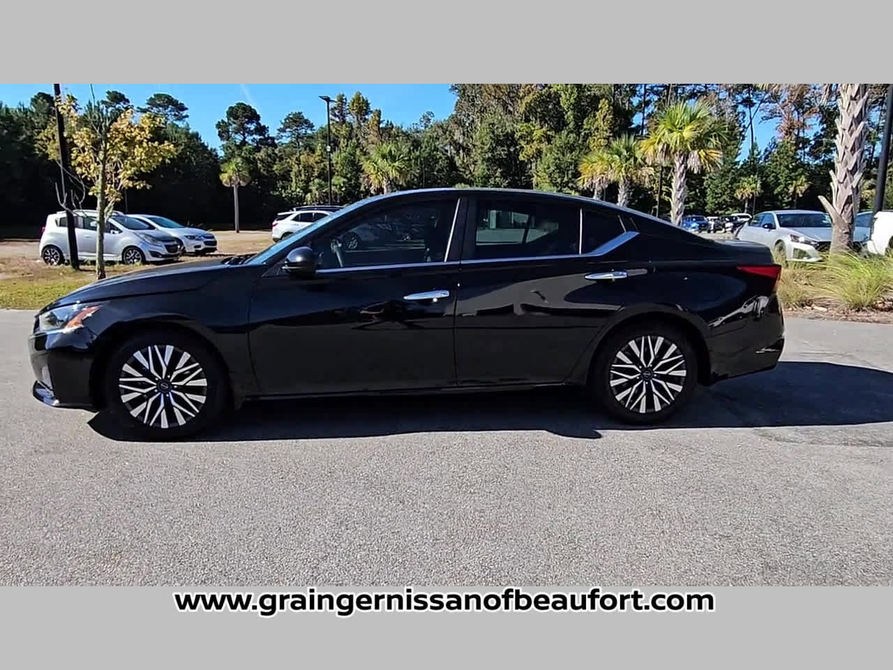 Used 2023 Nissan Altima 2.5 SV FWD image 24