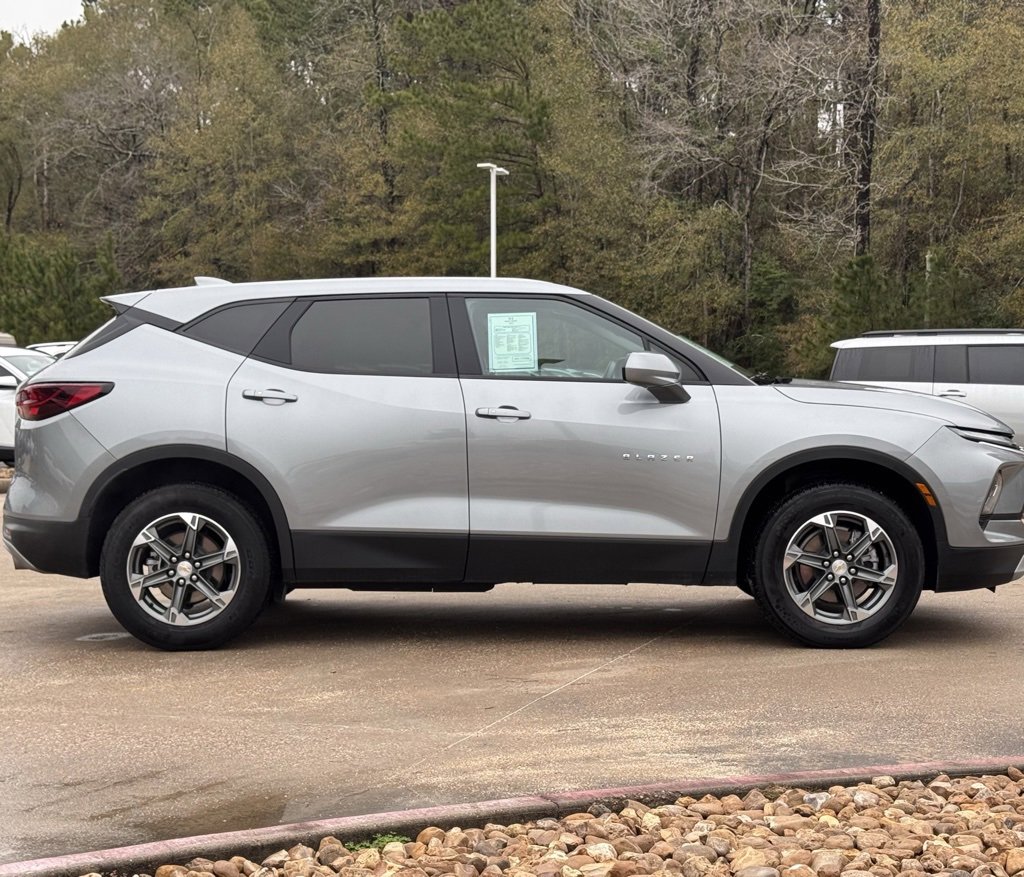 Used 2025 Chevrolet Blazer LT image 11